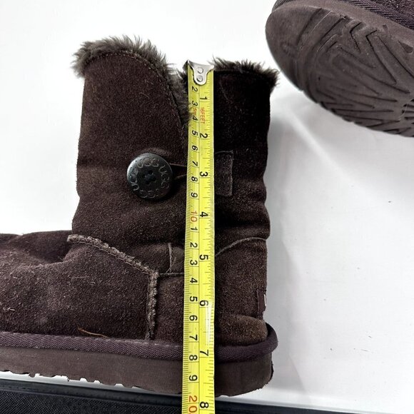 UGG Brown Low Boot Size 5 Read Description - Picture 8 of 9